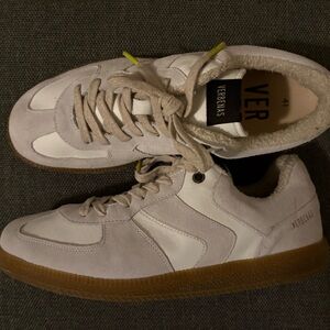 NWOT Verbenas suede leather sneaker